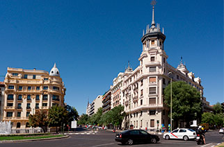 Glorieta de Alonso Martínez 5 min.